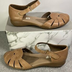 Size 8 Natural Soul by naturalizer. Nude colored sandals Maryjane Box‎ 6